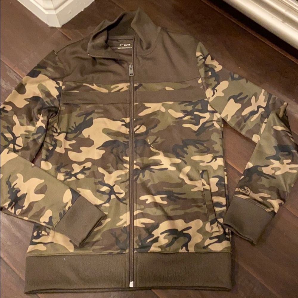 Express men’s camuflaje sweater Sz XS (1)